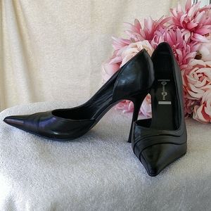 Black Pointed Toe Heels with Side Cut Out